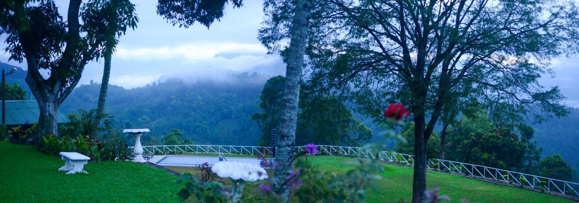 Hatale Tea Estate Bungalow Madulkele Bagian luar foto